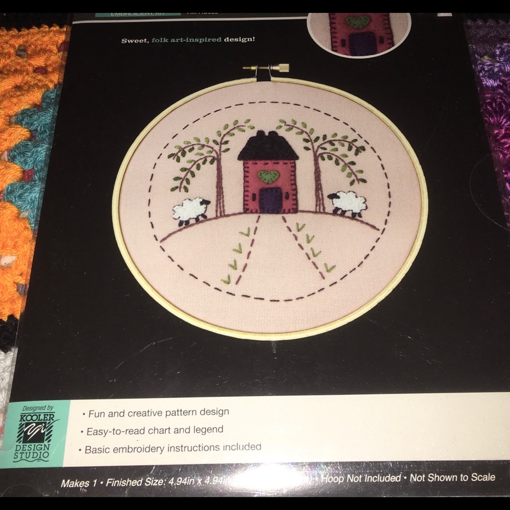 Artiste New Embroidery kit Hill House  4.94” by 4.94”
